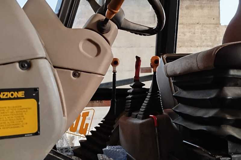 OmecoHub - Immagine JCB 3CX